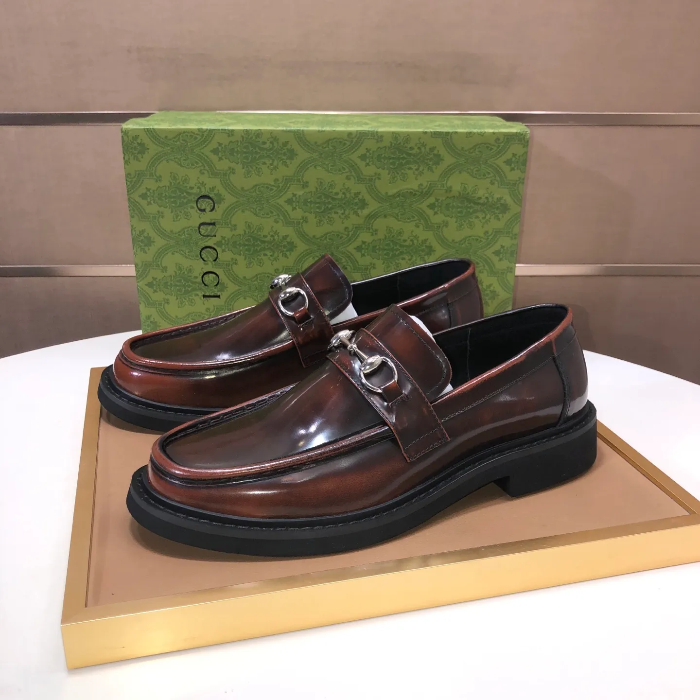 Ex-factory price 540💰The top Italian luxury men’s shoe giant (GUCCI) (Gucci) (full cowhide lining) is now available🍃Original European style🔰 Pleasant to the eye😍In order to make the shoes more durable and non-deformable🌀The production continues to follow traditional methods but there is still no lack of innovation💪Select original sheepskin for the leather♻️ Smooth, natural and exceptionally bright⭐Made of imported cowhide The rich man’s first choice 38-45 (45 customized)